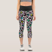 Schwarzes, modernes Leopard-Muster Capri Leggings (Vorderseite)