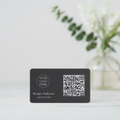 Schwarzes modernes professionelles QR-Code-Geschäf Visitenkarte (Stehend Vorderseite)