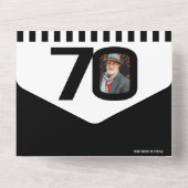 Schwarzes Mono-Foto kreisförmig Streifen 70. Gebur All In One Einladung (Rückseite)