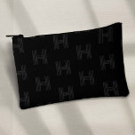 Schwarzes Monogramm-Muster, Golf Zubehörtasche<br><div class="desc">Mit dem Black Monogram Pattern Modern Accessory Pouch, der perfekten Mischung aus Stil und Funktionalität für Athleten und Reisende gleichermaßen, lassen sich Ihre Ausrüstung noch weiter steigern. Mit einer schwarzen Farbpalette und einem personalisierten Monogramm in einem modernen, trendigen Schriftart, Set im Fitnessraum oder unterwegs. Das schlichte und moderne Design, hervorgehoben...</div>