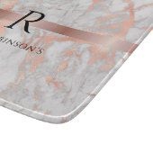 Schwarzes Monogramm und Name, Weißes und Rose-Gold Schneidebrett (Ecke)