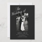 Schwarzes Moody-Formal-Script-Paar-Foto-Hochzeit Einladung (Vorderseite)