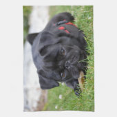 schwarzes Mopslegen Geschirrtuch (Vertikal)