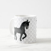 Schwarzes Niedliches Cartoon Trotting Horse Kaffeetasse (Vorderseite Links)
