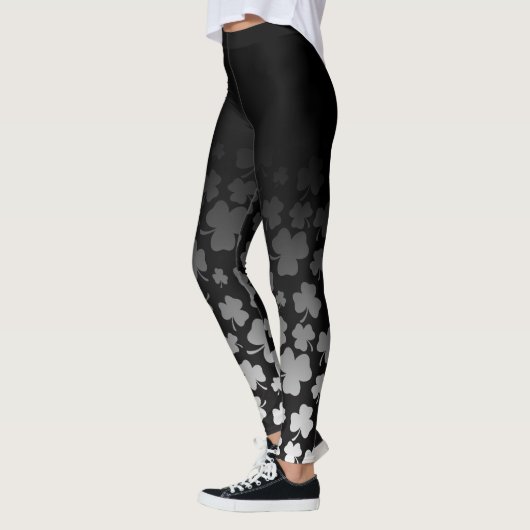 Schwarzes Ombre u. Weiß auf schwarzem Kleeblatt Leggings (Links)