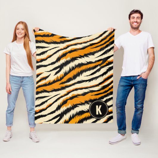Schwarzes oranges Tiger-Streifen-Muster-Monogramm Fleecedecke (Beispiel)