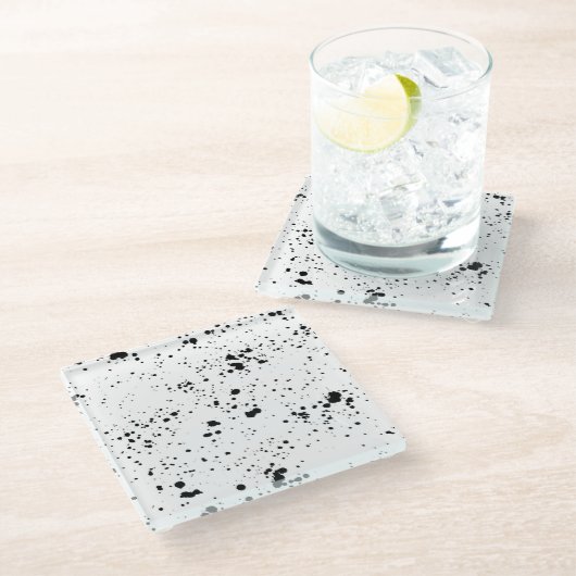 Schwarzes Paint-Spritzer-Muster Glasuntersetzer (Schrägansicht)