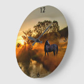 Schwarzes Pferd bei Sonnenaufgang oder Sonnenunter Große Wanduhr (Winkel)