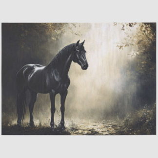 Schwarzes Pferd im Nebelwald Seidenpapier