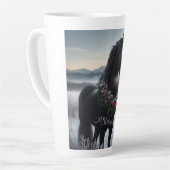 Schwarzes Pferd im Schnee mit Weihnachtskranz Milchtasse (Linke Ecke)