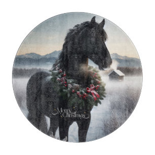 Schwarzes Pferd im Schnee mit Weihnachtskranz Schneidebrett
