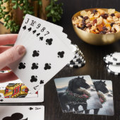 Schwarzes Pferd im Schnee mit Weihnachtskranz Spielkarten (In Situ)