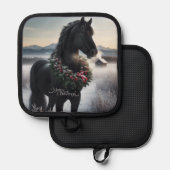 Schwarzes Pferd im Schnee mit Weihnachtskranz Topflappen (Vorderseite/Rückseite)