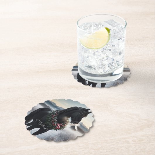 Schwarzes Pferd im Schnee mit Weihnachtskranz Untersetzer (Vor Ort)