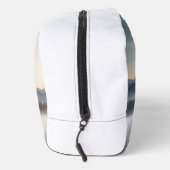 Schwarzes Pferd im Schnee mit Weihnachtskranz Waschbeutel (Rechts)