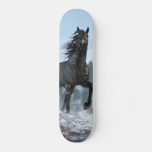 Schwarzes Pferd in Kriegsfarbe Skateboard (Vorderseite)