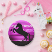 Schwarzes Pferd Lila Himmel und Wasser Pappteller (Party)