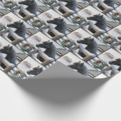 Schwarzes Pferd mit Weihnachtskranz Geschenkpapier (Ecke)
