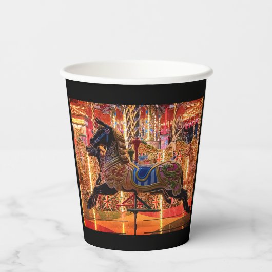 Schwarzes Pferd Pappbecher (Rückseite)