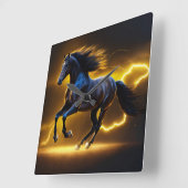 Schwarzes Pferd Quadratische Wanduhr (Winkel)