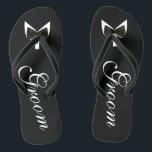 Schwarzes pflegt Bogen-Krawatte Badesandalen<br><div class="desc">Diese schönen schwarzen Bräutigame,  die Bogen-Krawatte Reinfälle umdrehen,  machen ein Spaßgeschenk für jeden möglichen Bräutigam.</div>