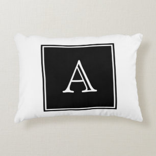 Schwarzes Quadrat Monogram Akzent Pillow Zierkissen