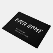 Schwarzes Realtor-Logo | Stylish Custom Open House Fußmatte (Schrägansicht)