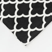 Schwarzes rosa Quatrefoil Zickzack Monogramm Fleecedecke (Ecke)