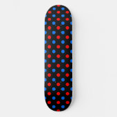 Schwarzes Rot Blau Punkte Design Skateboard (Vorderseite)
