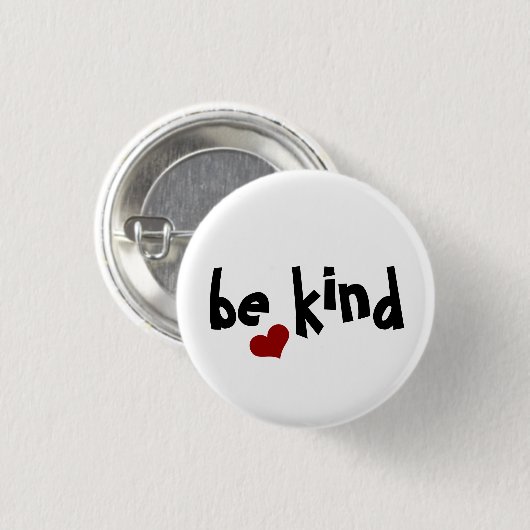 Schwarzes Rotes Herz sei freundlich Typografie Button (Vorne & Hinten)