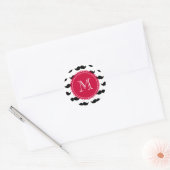 Schwarzes Schnurrmuster, rotes Monogramm Runder Aufkleber (Umschlag)