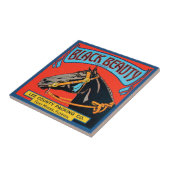 Schwarzes Schönheitsross auf rotem Hintergrund Fliese (Seite)