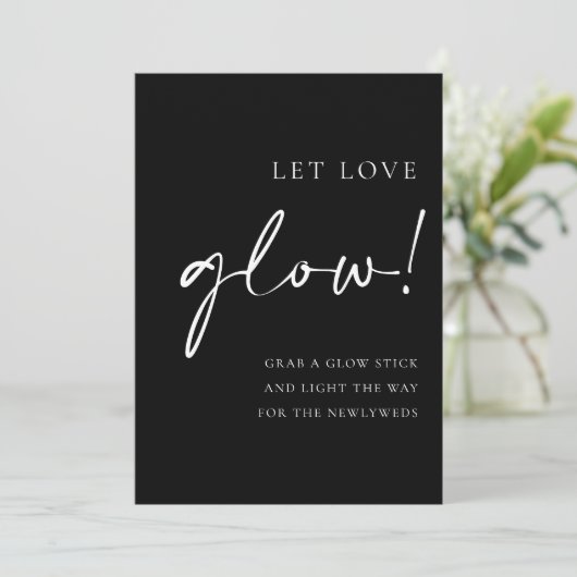 Schwarzes Script Gelassen Liebe Glow Wedding Sign Menükarte (Stehend Vorderseite)