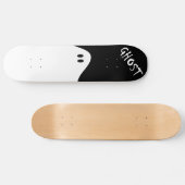 Schwarzes Skateboard und weißes Gespenst (Horizontal)