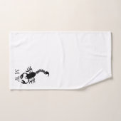 Schwarzes Skorpion-Design mit Monogramm Badhandtuch Set (Handtuch)