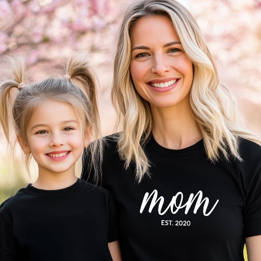 Schwarzes Skript Ernannte Mama T-Shirt