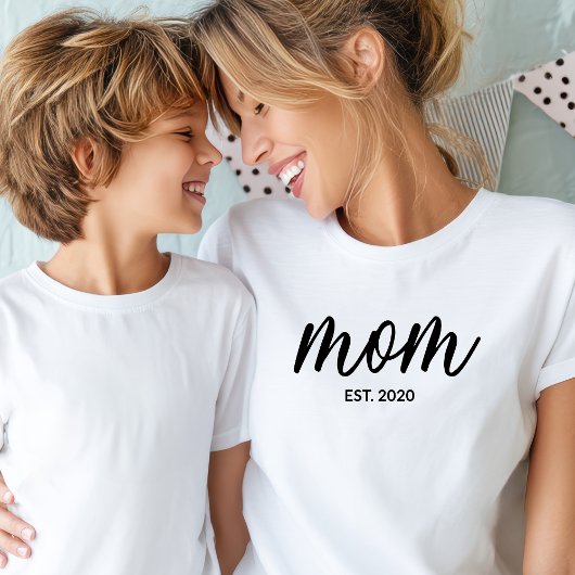Schwarzes Skript Established Mom T-Shirt
