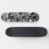 Schwarzes Spitzemuster auf weißem Hintergrund Skateboard (Horizontal)