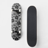Schwarzes Spitzemuster auf weißem Hintergrund Skateboard (Vorderseite)