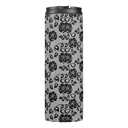 Schwarzes Spitzemuster auf weißem Hintergrund Thermosbecher (Rückseite)