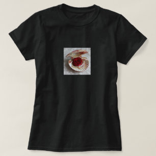 Schwarzes T-Shirt mit geöffneter Muschel, Rose & P