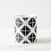 Schwarzes Trendy Triangle Muster Kaffeetasse (Mittel)