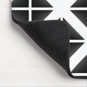 Schwarzes Trendy Triangle Muster Mousepad (Ecke)