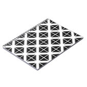 Schwarzes Trendy Triangle Muster Notizblock (Linke Seite)
