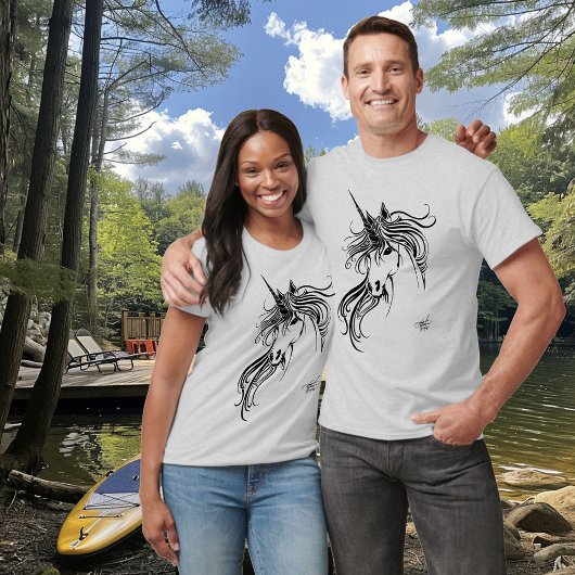 Schwarzes Tribal-Einhorn T-Shirt