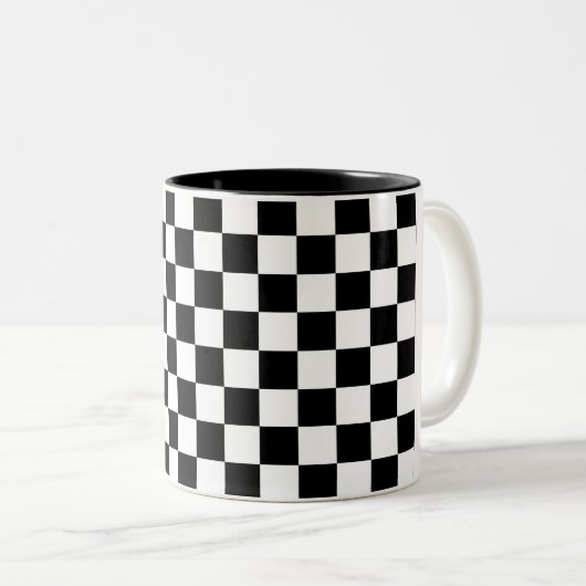 Schwarzes u. weißes kariertes zweifarbige tasse (VorderseiteRechts)