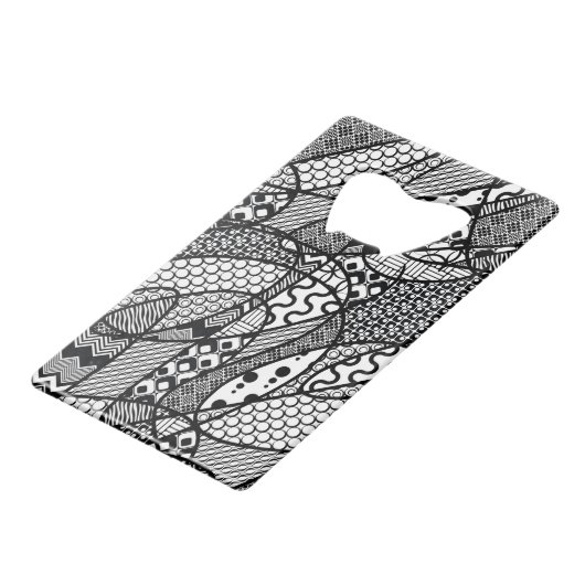 Schwarzes u. weißes Muster-Patchwork 05 Kreditkarten Flaschenöffner (Vorderseite Schrägansicht)