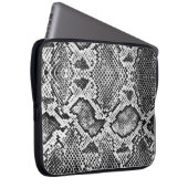 Schwarzes u. weißes Snakeskin Muster Laptopschutzhülle (Vorne Rechts)