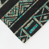 Schwarzes und farbiges Tribal Geometrisches Muster Fleecedecke (Ecke)