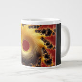 Schwarzes und goldenes Fraktal aus Garn Jumbo-Tasse (Vorderseite Rechts)